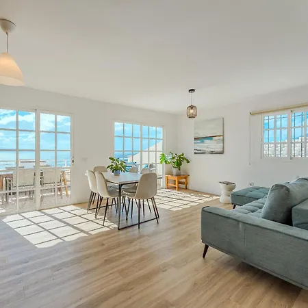 Ocean Front Spacious Family Lägenhet