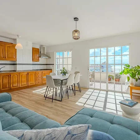 Ocean Front Spacious Family Apartment