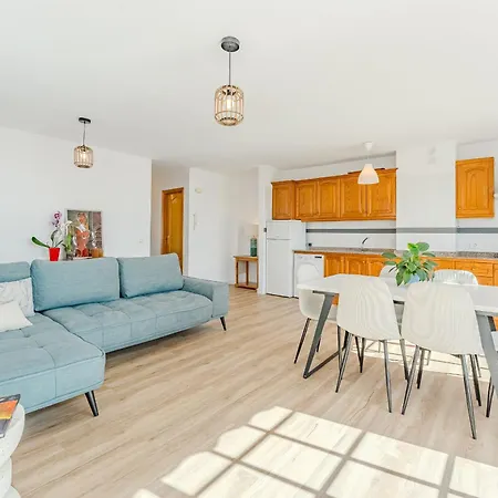 Ocean Front Spacious Family *